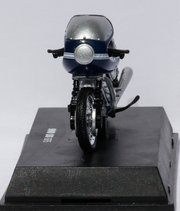 Newray 1-32 Ducati 900 SS